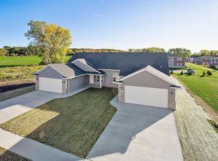 2214 Blue Stem Ln, De Pere, WI 54115