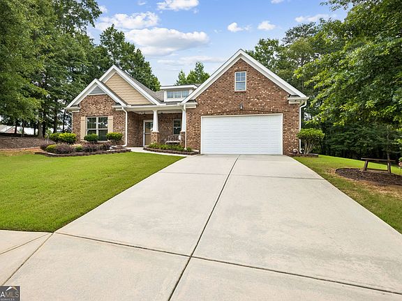 3rd image of 557 Butterfly Ln
