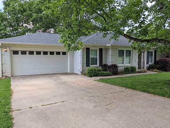 Attached 2 Car Garage