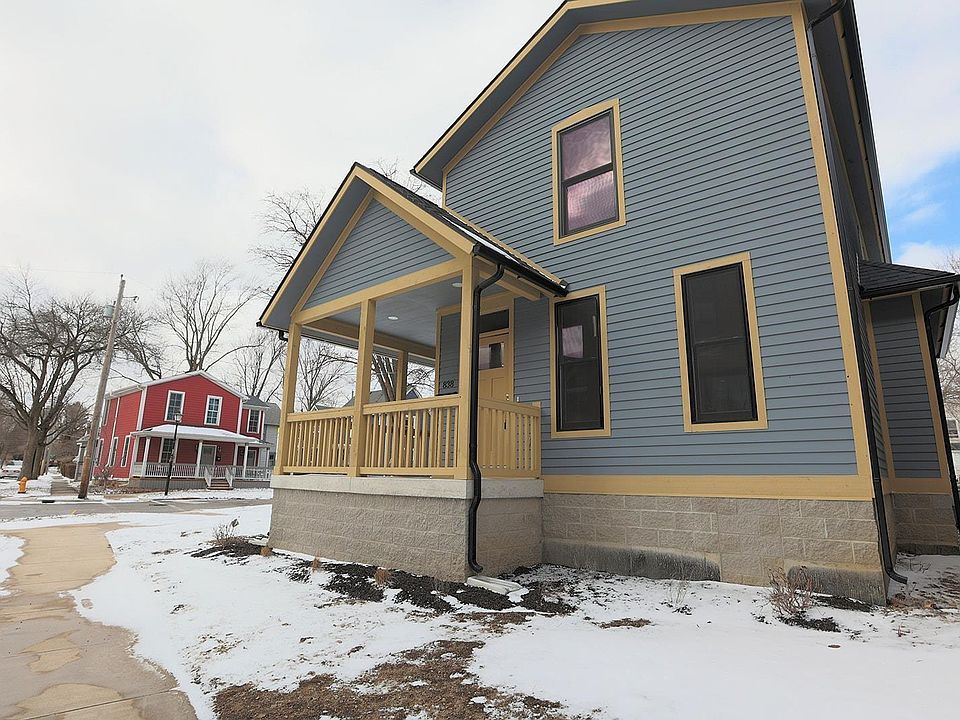 1st image of 838 Lavina St
