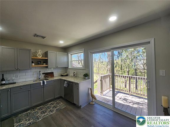 5th image of 2556 N Delaware Dr