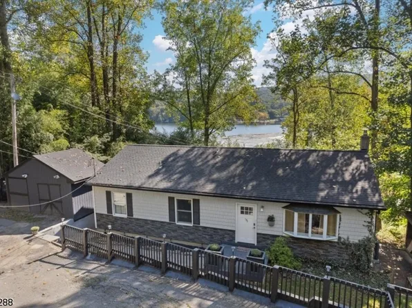 175 Lakeside Drive West, Liberty Twp., NJ 07823