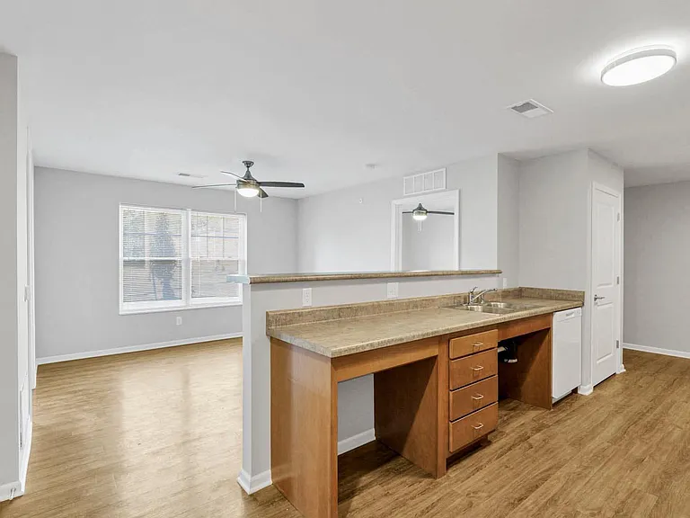 Lockbourne Greene — Photo 16