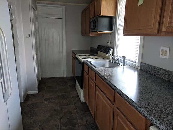 3rd image of 351 N George St