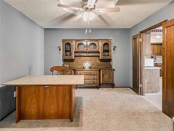 5th image of 9806 Hummingbird Ln