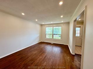 931 David Ct, Burlington, ON L7T 4B3