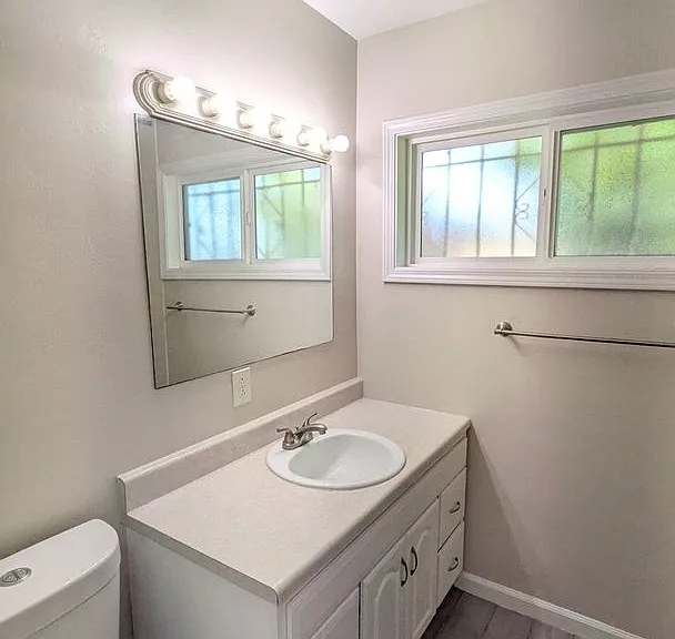 5778 Roswell St — Photo 8