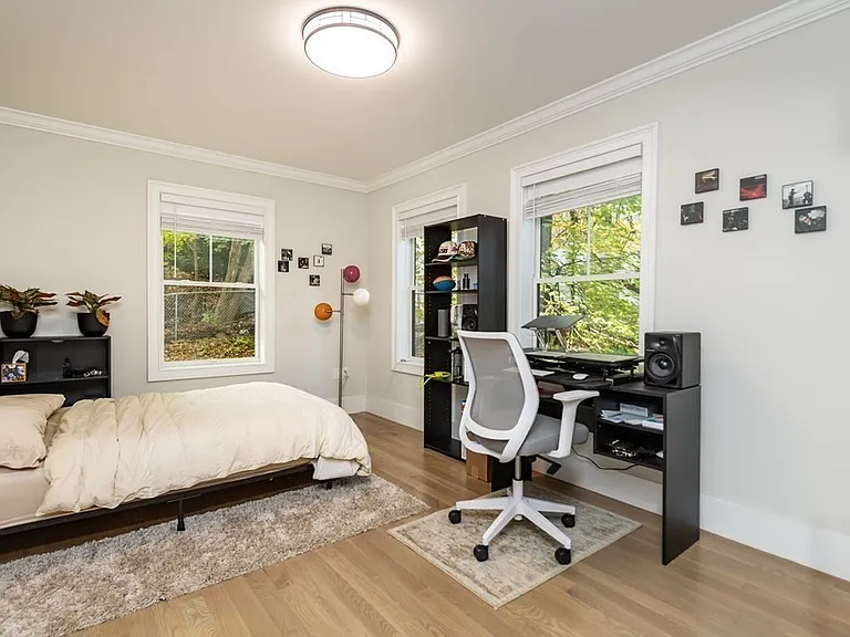 26 Arlington St #3 — Photo 9