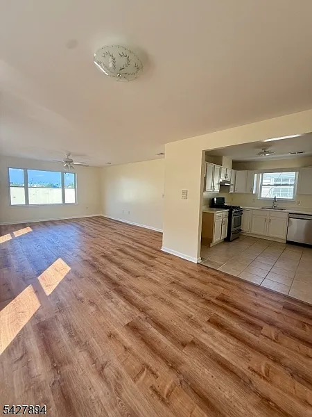 3 bed, 2.0 bath, $2,800 — Photo 3