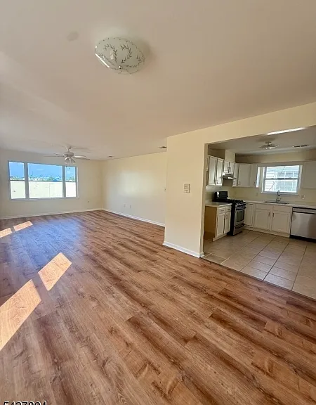 68 Port Ave — Photo 3