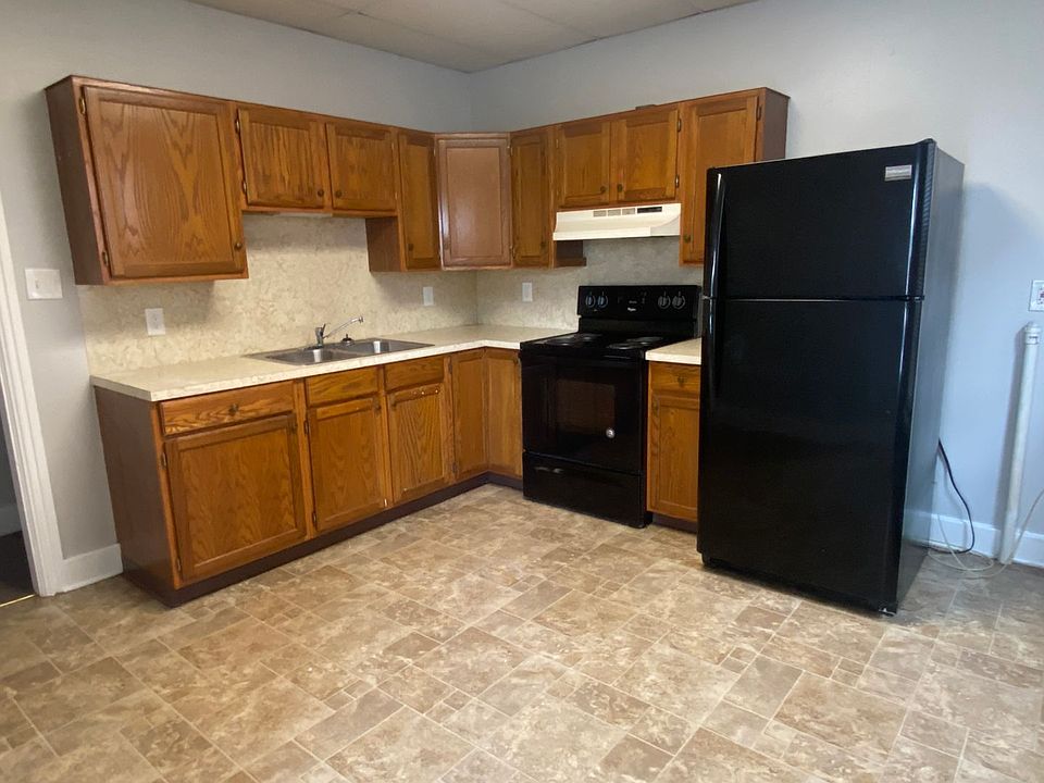 1st image of 533 N Railroad St #535B