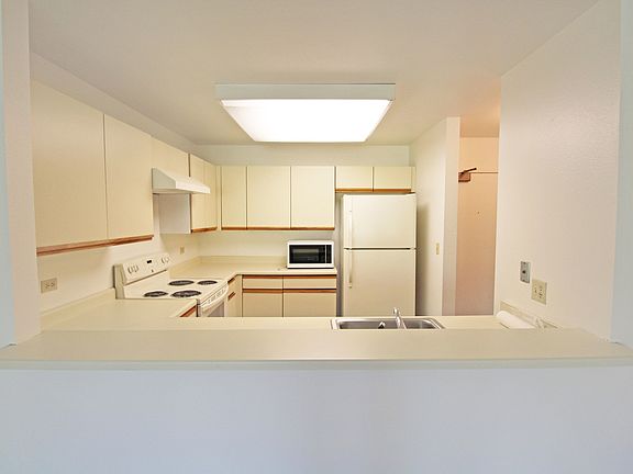 4th image of 245 Perkins St APT 47