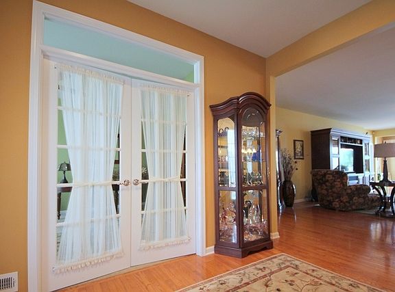 5th image of 3289 Province Cir