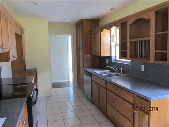 3rd image of 721 Arion Ln
