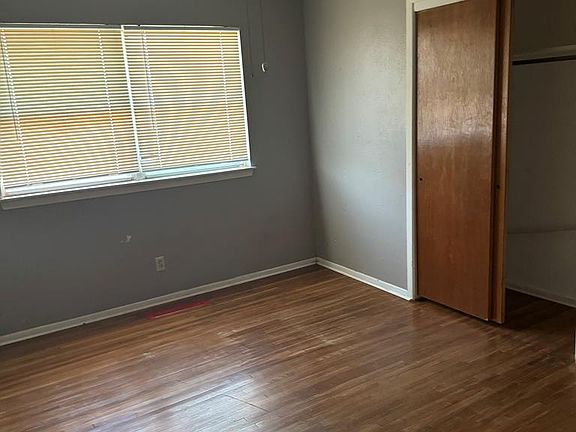 5th image of 1303 E 52nd St