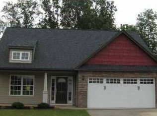 212 Falling Spring Ct, Simpsonville, SC 29681