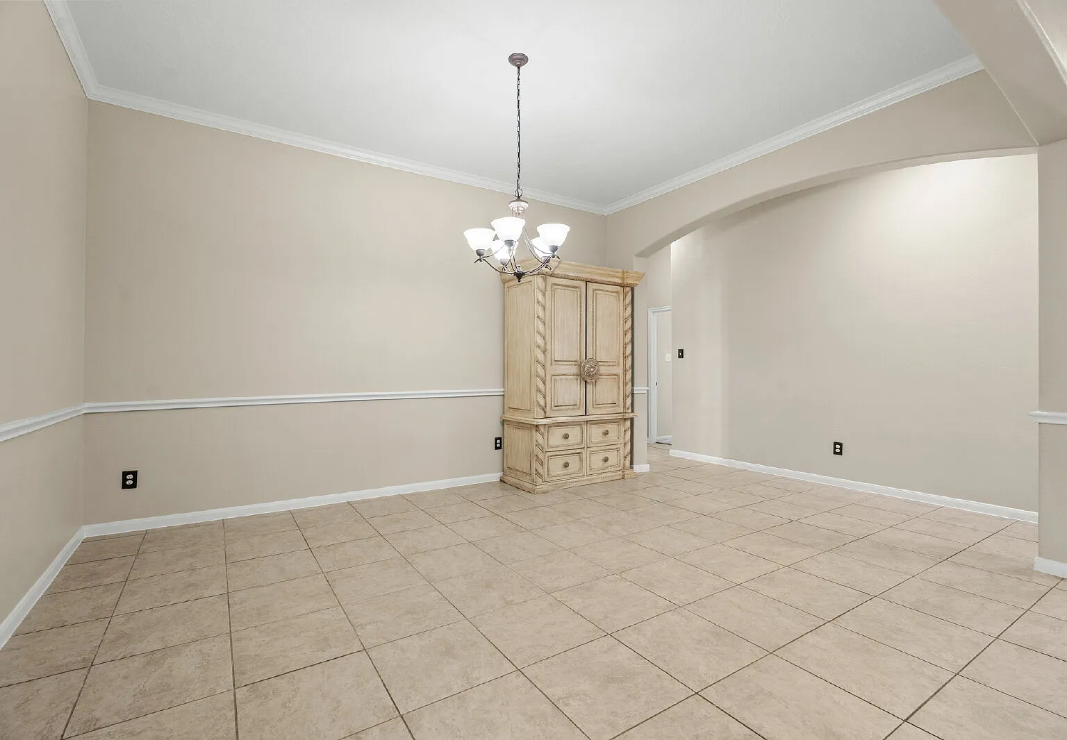 4 bed, 3.0 bath, 3252 sqft, $3,300 — Photo 3