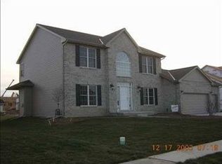 3505 Matthew Dr, Bloomington, IL 61704