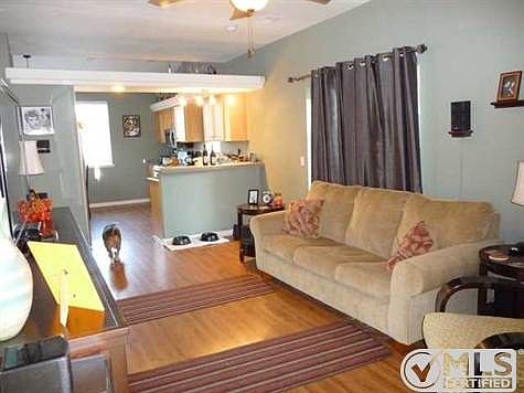 3rd image of 3140 Chamoune Ave
