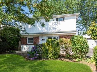 2467 Dogwood Ave, East Meadow, NY 11554