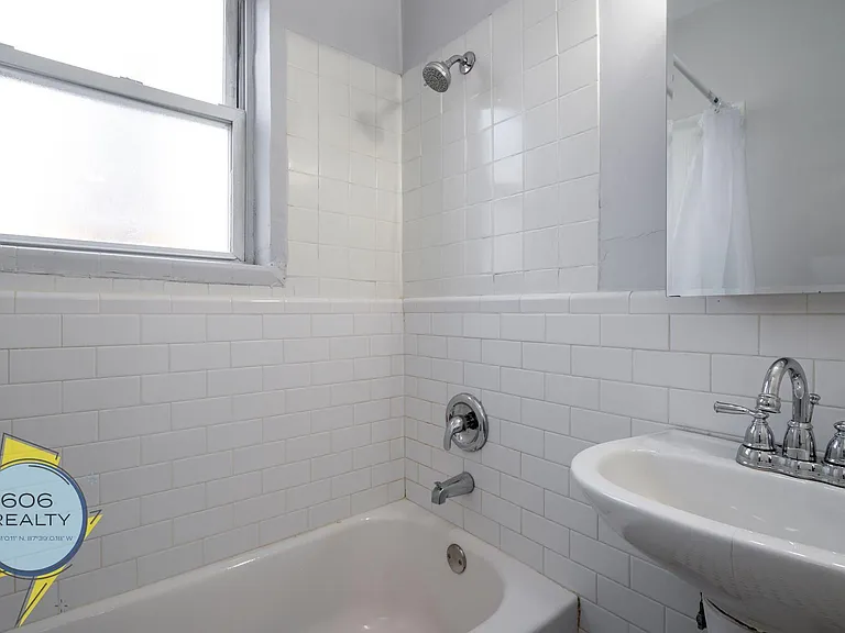 SASH Station Apartments — Photo 8