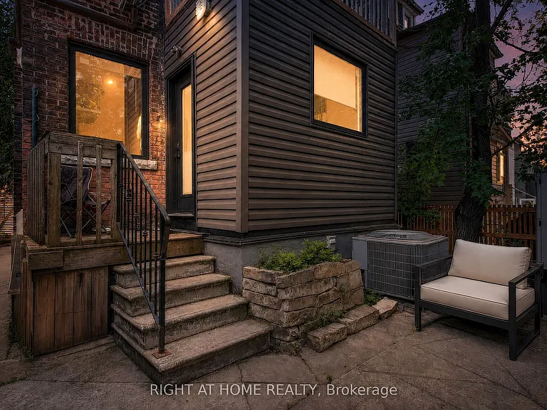 65 Rusholme Park Cres — Photo 25