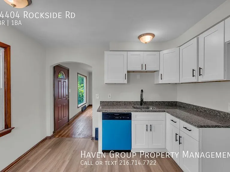14404 Rockside Rd — Photo 7