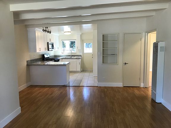 4th image of 2526 1/2 Hermosa Ave