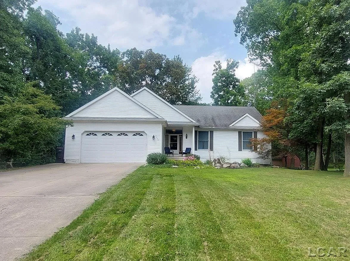 7736 Norfolk Dr photo 1