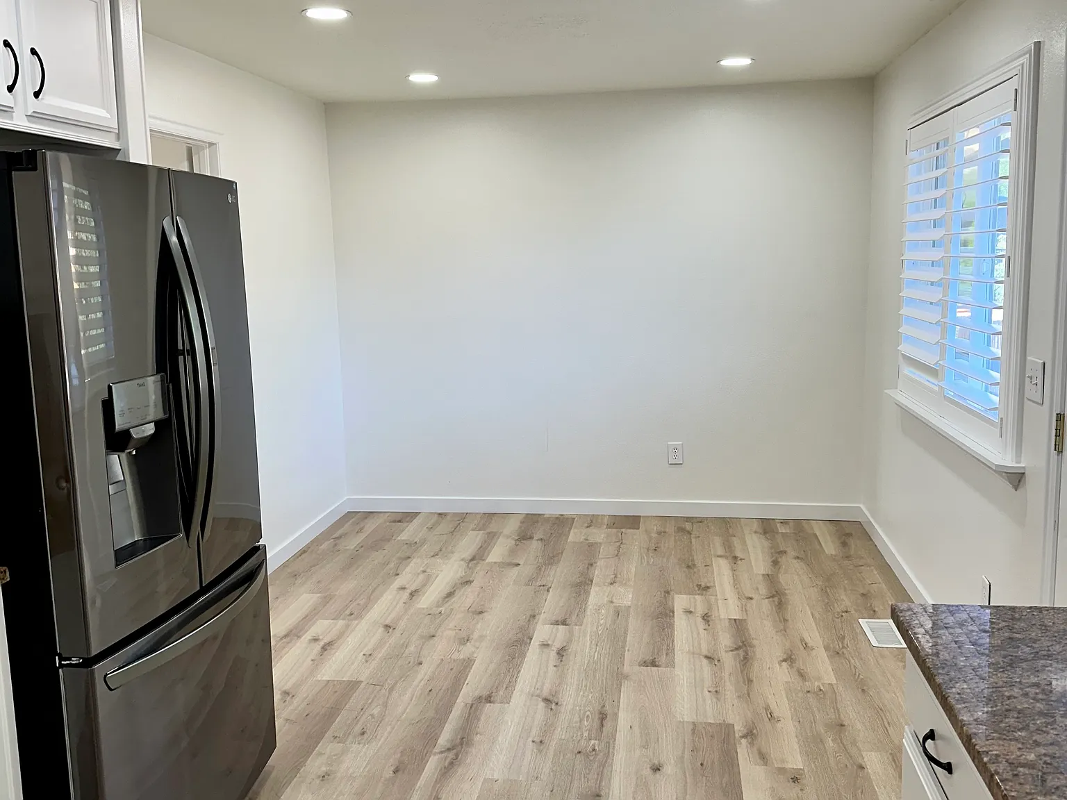 5 bed, 2392 sqft, $2,800 — Photo 3