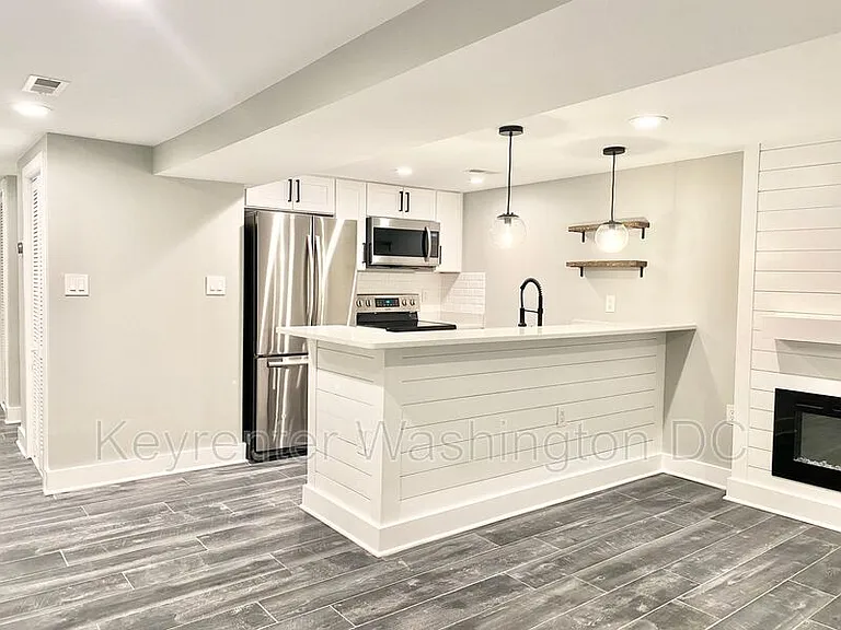 1618 Gales St NE #B — Photo 7