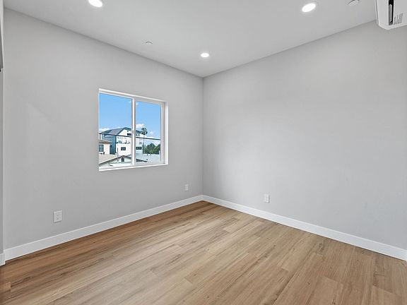 4th image of 3365 A St #3