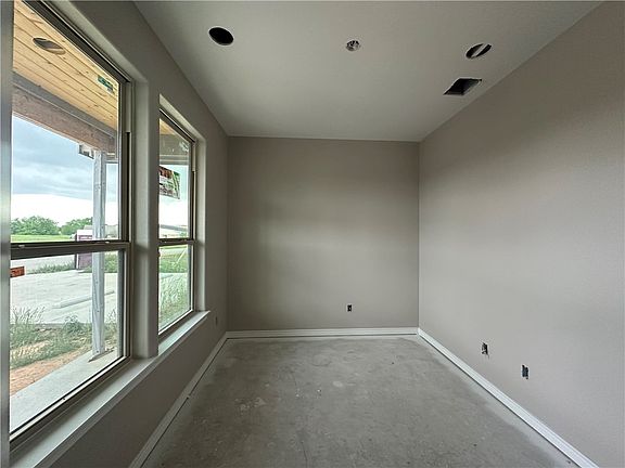 2nd image of 2561 Dove Crossing Ln