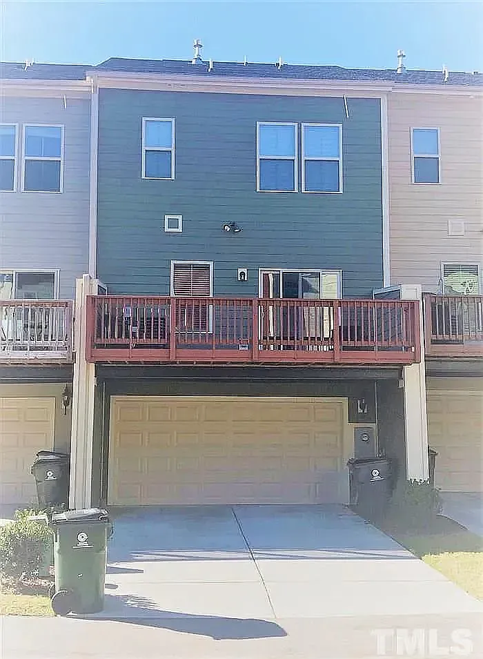 4 bed, 2.5 bath, 1765 sqft, $2,249 — Photo 3
