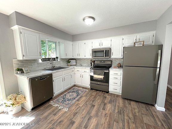 3rd image of 1607 Shady Ct