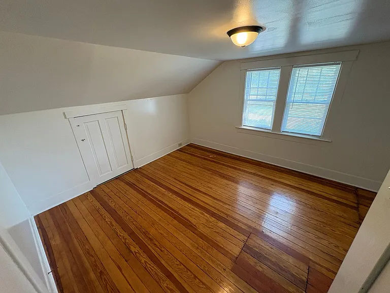 2209 Hawthorne Ave — Photo 34