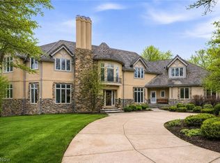 60 S Ln, Chagrin Falls, OH 44022