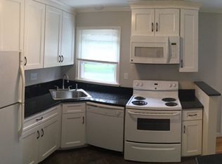 28 Hobart Ln Unit 28, Amherst, MA 01002