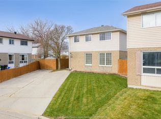 9318 Bayswater Ct, Windsor, ON N8S 4L1