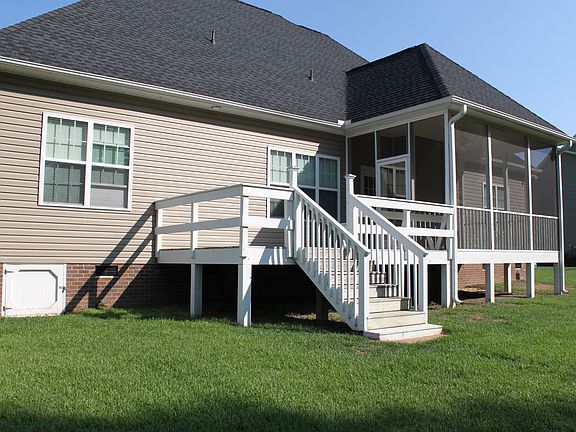 Back deck, with screened in portion