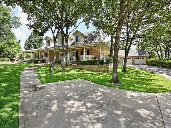 4th image of 1604 Schumac Ln