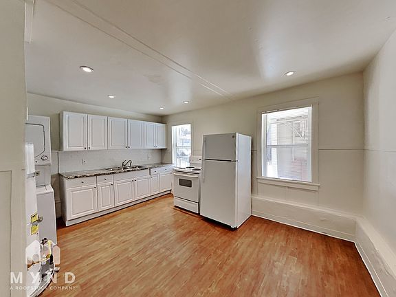2nd image of 325 15th St APT B