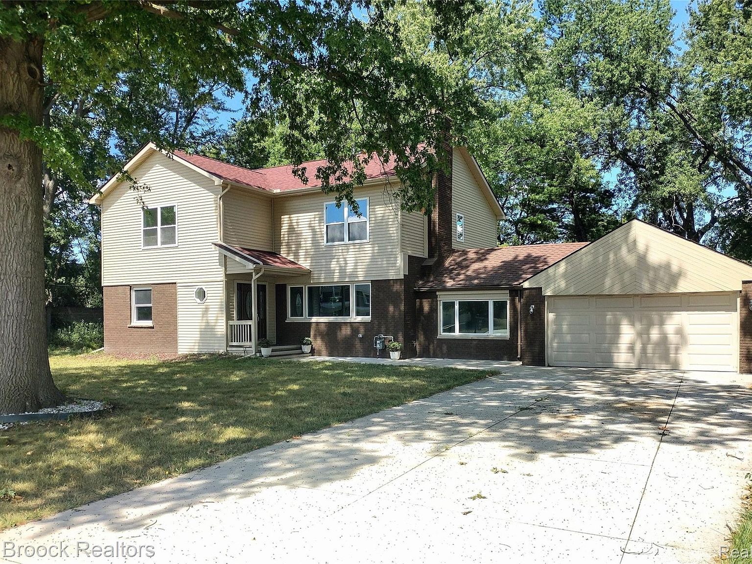 17348 Hilton St, Southfield, MI 48075