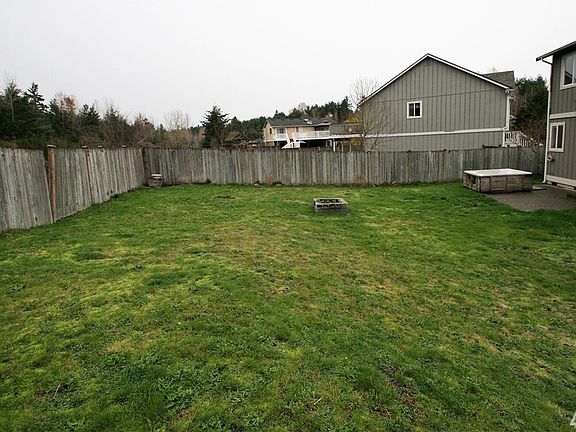 3rd image of 7001 195th St E
