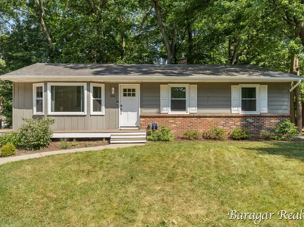 1882 Cannon St SW, Wyoming, MI 49519