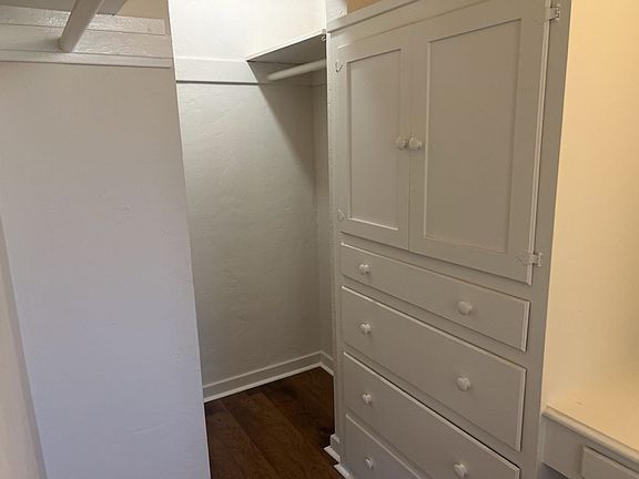 4th image of 1840 N Berendo St #206
