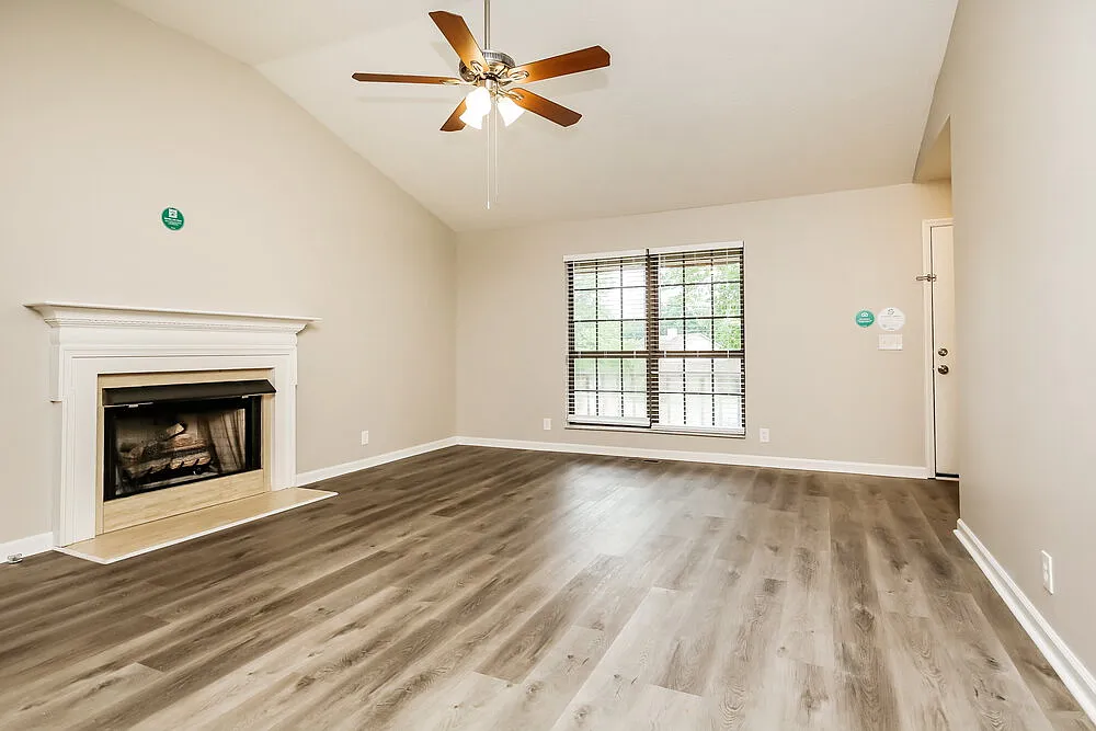 3 bed, 2.0 bath, 1748 sqft, $2,445 — Photo 3