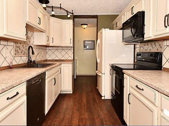 4th image of 2558 Tango Dr