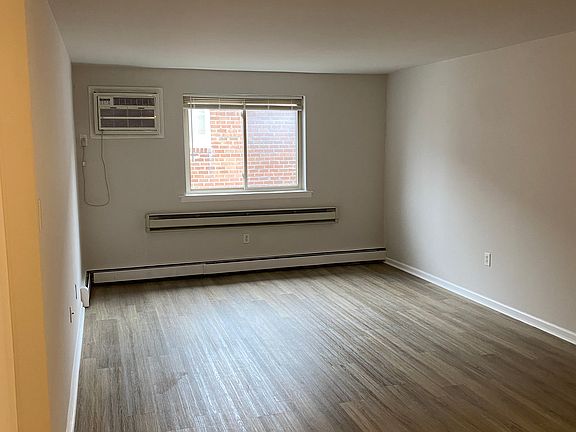 4th image of 56 S Morton Ave #3