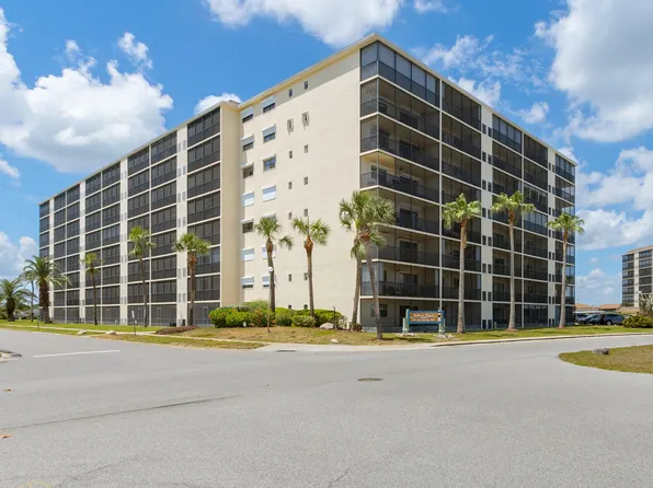 520 Palm Springs Blvd APT 811, Indian Harbour Beach, FL 32937